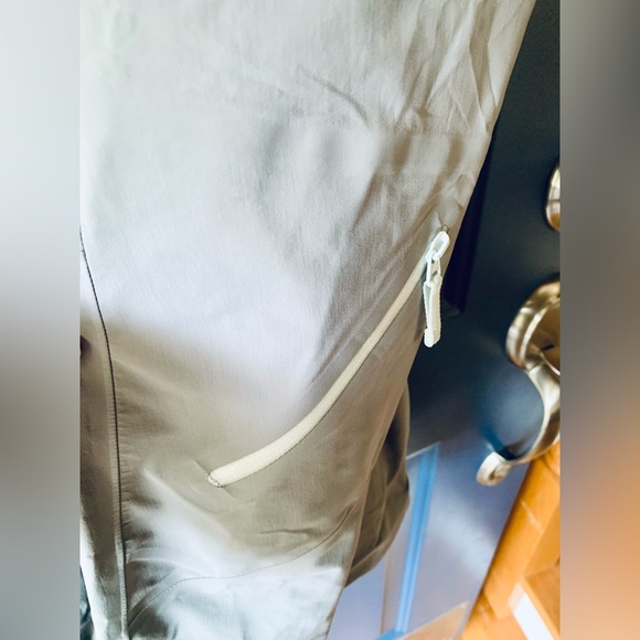 Arc’teryx Light Gray Hooded Jacket winter coat - Picture 7 of 16